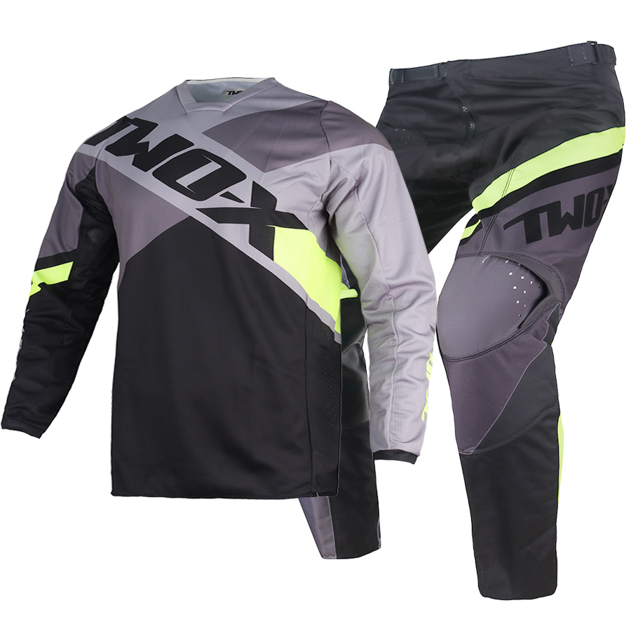 Nuovo Set di Abbigliamento Two - Motorcycle Gear For Kids recensione e prezzo